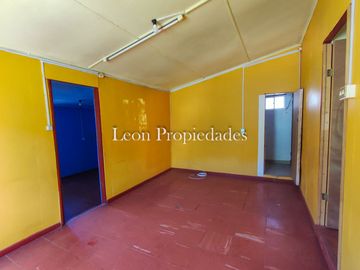 Leon Propiedades vende parcela plana con 2 casas en sector Cuyuncavi, Curacavi