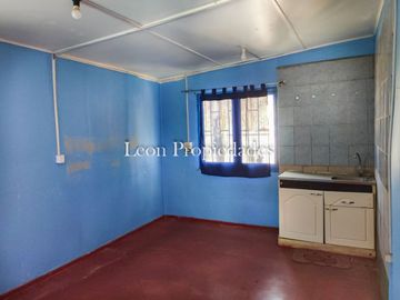 Leon Propiedades vende parcela plana con 2 casas en sector Cuyuncavi, Curacavi