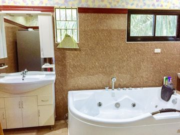 Spacious House and Lot for Sale in Valencia City