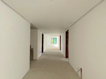 Brand New House for Sale in Sta. Elena Golf, Sta. Rosa, Laguna