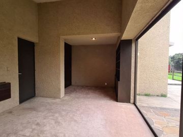 CASA EN VENTA EN TEPOTZOTLAN, ESTADO DE MÉXICO, INCLUYE NAVES INDUSTRIALES.