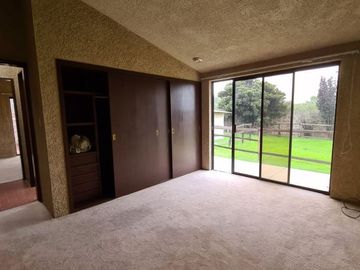 CASA EN VENTA EN TEPOTZOTLAN, ESTADO DE MÉXICO, INCLUYE NAVES INDUSTRIALES.