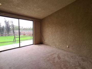 CASA EN VENTA EN TEPOTZOTLAN, ESTADO DE MÉXICO, INCLUYE NAVES INDUSTRIALES.