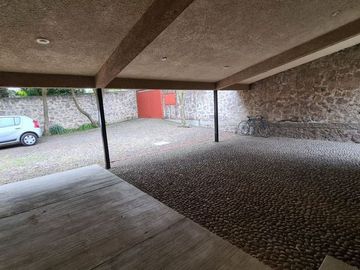 CASA EN VENTA EN TEPOTZOTLAN, ESTADO DE MÉXICO, INCLUYE NAVES INDUSTRIALES.
