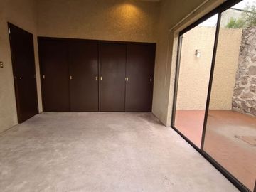 CASA EN VENTA EN TEPOTZOTLAN, ESTADO DE MÉXICO, INCLUYE NAVES INDUSTRIALES.