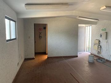 CASA EN VENTA EN TEPOTZOTLAN, ESTADO DE MÉXICO, INCLUYE NAVES INDUSTRIALES.