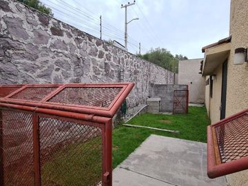 CASA EN VENTA EN TEPOTZOTLAN, ESTADO DE MÉXICO, INCLUYE NAVES INDUSTRIALES.