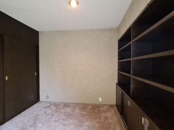 CASA EN VENTA EN TEPOTZOTLAN, ESTADO DE MÉXICO, INCLUYE NAVES INDUSTRIALES.