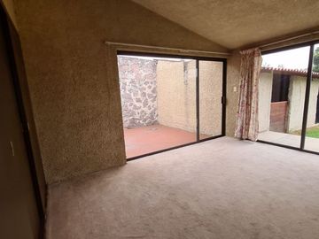 CASA EN VENTA EN TEPOTZOTLAN, ESTADO DE MÉXICO, INCLUYE NAVES INDUSTRIALES.