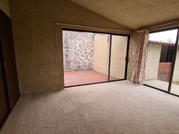 CASA EN VENTA EN TEPOTZOTLAN, ESTADO DE MÉXICO, INCLUYE NAVES INDUSTRIALES.
