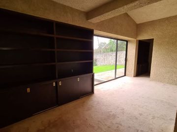 CASA EN VENTA EN TEPOTZOTLAN, ESTADO DE MÉXICO, INCLUYE NAVES INDUSTRIALES.