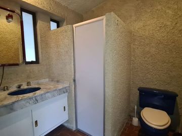 CASA EN VENTA EN TEPOTZOTLAN, ESTADO DE MÉXICO, INCLUYE NAVES INDUSTRIALES.