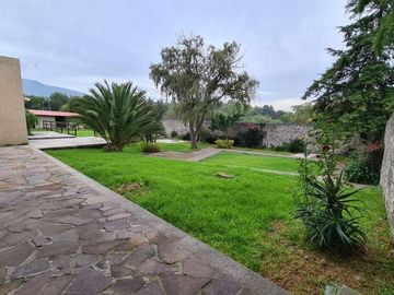 CASA EN VENTA EN TEPOTZOTLAN, ESTADO DE MÉXICO, INCLUYE NAVES INDUSTRIALES.