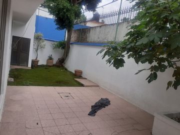 CASA EN CERRADA EN  COL. FLORIDA