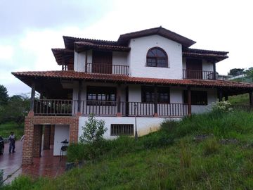 SE VENDE FINCA EN LA CUMBRE