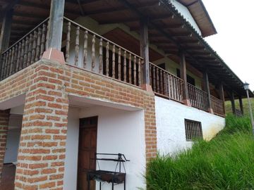 SE VENDE FINCA EN LA CUMBRE
