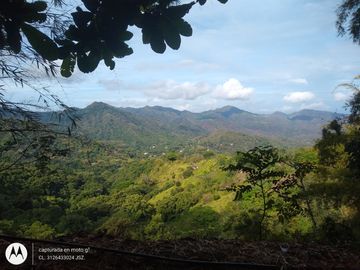 FINCA DE 2 HTS EN MINCA SANTA MARTA COLOMBIA.
