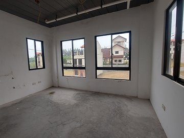 House and lot for sale in Tagaytay Fontaine Villas Barangay Amuyong Alfonso Cavite