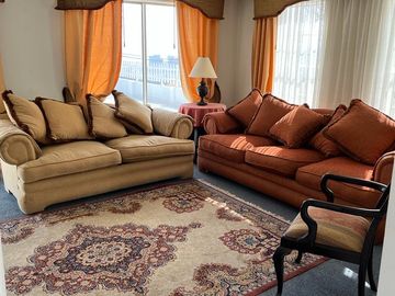 LINDA CASA CERRO RINCONES, JARDINES DEL SUR