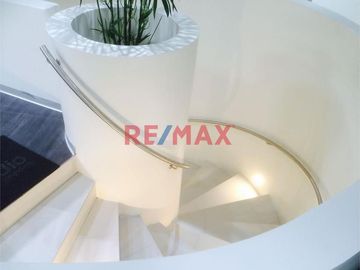 ID: 1055987  Vendo Moderno Edificio Comercial