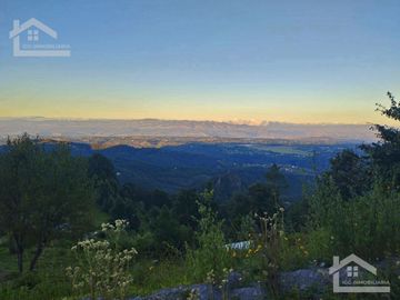 TERRENO CON VISTA PANORÁMICA BELLÍSIMA!!