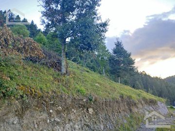 TERRENO CON VISTA PANORÁMICA BELLÍSIMA!!