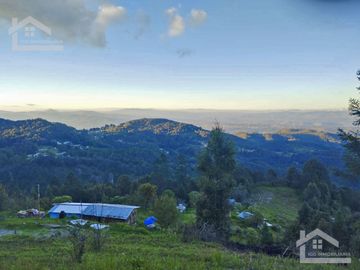 TERRENO CON VISTA PANORÁMICA BELLÍSIMA!!