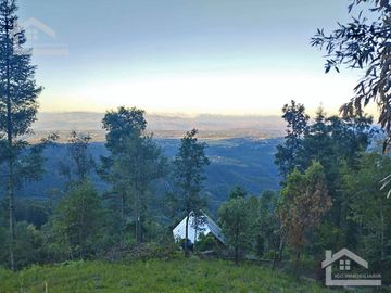 TERRENO CON VISTA PANORÁMICA BELLÍSIMA!!