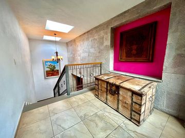 CASA EN VENTA EN EL CENTRO DE AVÁNDARO EN VALLE DE BRAVO