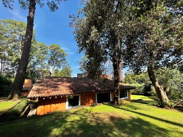 CASA EN VENTA EN EL CENTRO DE AVÁNDARO EN VALLE DE BRAVO