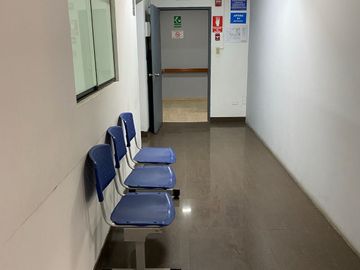ALQUILO OFICINAS Y/O CONSULTORIOS EN BATALLON CALLAO SUR, CHACARILLA
