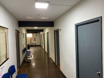 ALQUILO OFICINAS Y/O CONSULTORIOS EN BATALLON CALLAO SUR, CHACARILLA