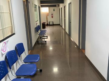 ALQUILO OFICINAS Y/O CONSULTORIOS EN BATALLON CALLAO SUR, CHACARILLA