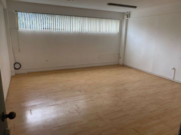ALQUILO OFICINAS Y/O CONSULTORIOS EN BATALLON CALLAO SUR, CHACARILLA