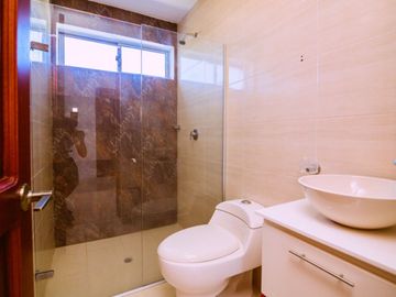 Venta de  Cabaña Santa  Verónica, Puerto turístico, vía al Mar
