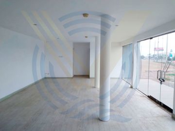 OPORTUNIDAD: SE VENDE LOCAL COMERCIAL Y TERRENO CON 2 FRENTES Y 40% CONSTRUIDO PARA HOTEL