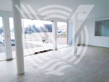 OPORTUNIDAD: SE VENDE LOCAL COMERCIAL Y TERRENO CON 2 FRENTES Y 40% CONSTRUIDO PARA HOTEL
