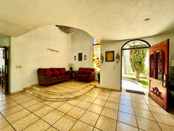 CASA EN VENTA LOMAS DE SANTA ANITA