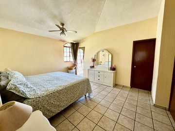 CASA EN VENTA LOMAS DE SANTA ANITA