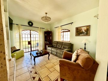 CASA EN VENTA LOMAS DE SANTA ANITA