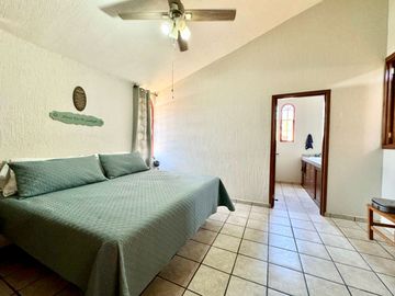 CASA EN VENTA LOMAS DE SANTA ANITA