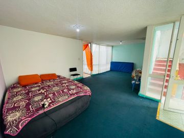 Propiedad para remodelar en el Centro de Cuernavaca: Casa para Remodelar con Departamentos y Local Comercial