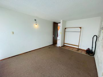 Propiedad para remodelar en el Centro de Cuernavaca: Casa para Remodelar con Departamentos y Local Comercial