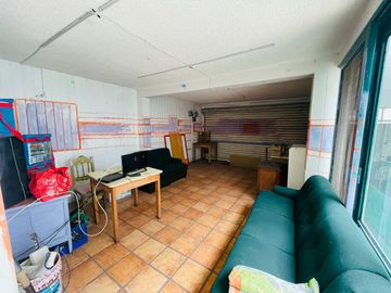 Propiedad para remodelar en el Centro de Cuernavaca: Casa para Remodelar con Departamentos y Local Comercial
