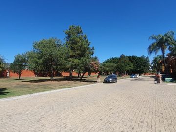 Terreno en venta en Condominio Hacienda del Oro al sur de Guadalajara