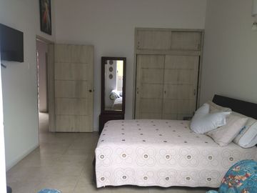 maravillosa casa en el limonar, excelente ubicacion y distribucion