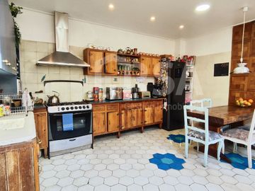 Hermosa casa remodelada en calle Toesca de 4 habitaciones