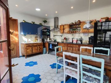 Hermosa casa remodelada en calle Toesca de 4 habitaciones