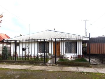 VENDO CASA ESQUINA TOTALMENTE AISLADA EN LA COMUNA DE MAULE