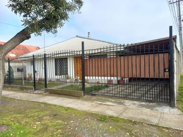 VENDO CASA ESQUINA TOTALMENTE AISLADA EN LA COMUNA DE MAULE